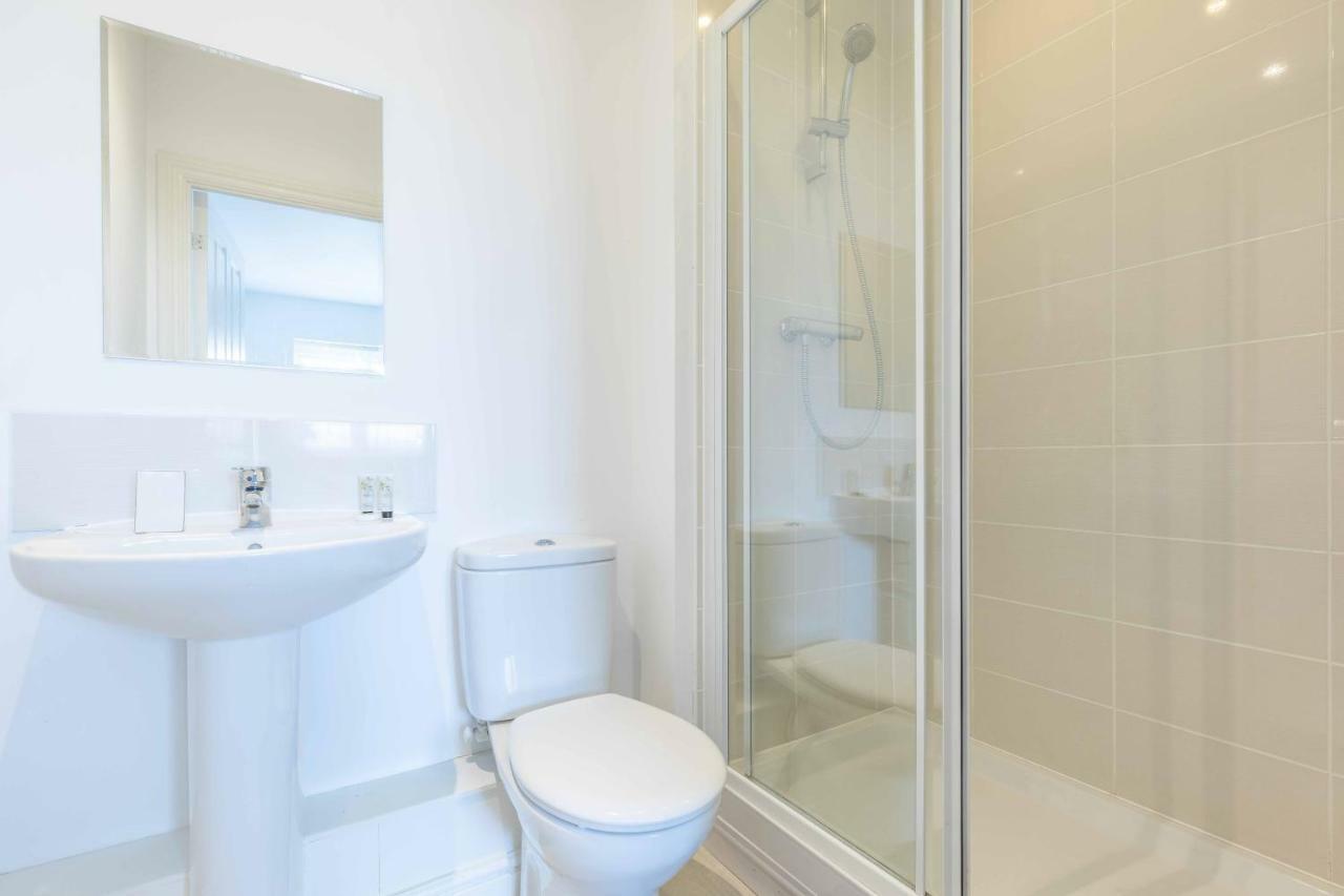 Appartamento The Penthouse @ Waterside Grange Slough Esterno foto