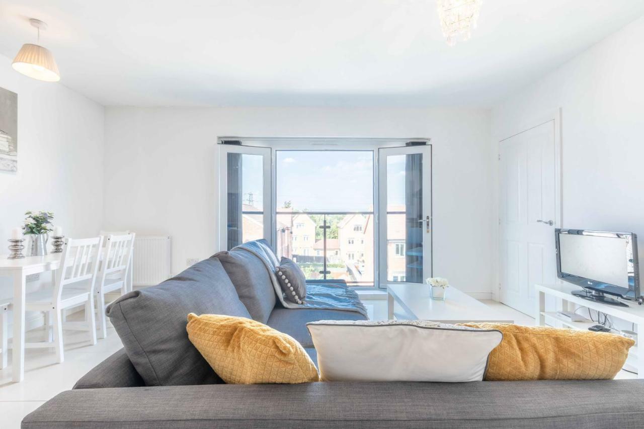Appartamento The Penthouse @ Waterside Grange Slough Esterno foto