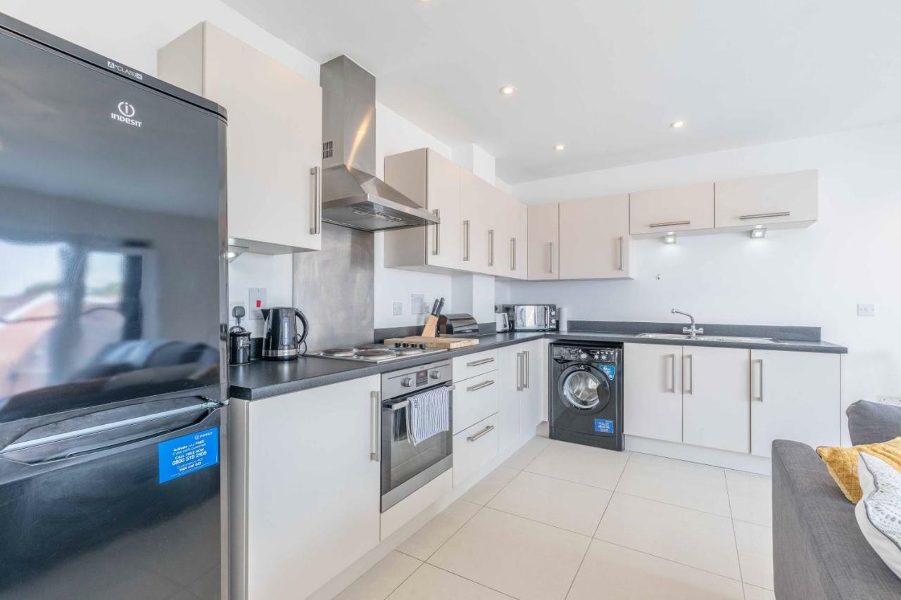 Appartamento The Penthouse @ Waterside Grange Slough Esterno foto