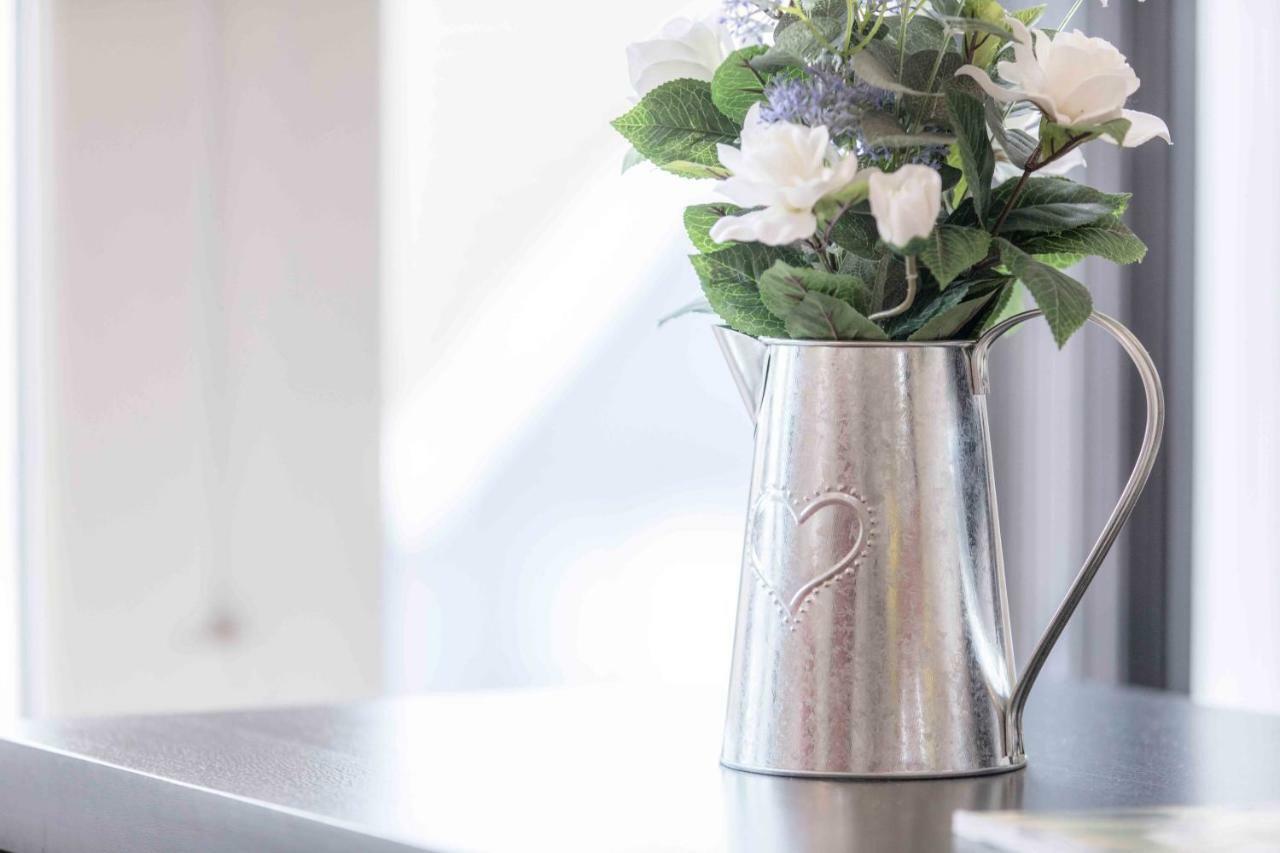 Appartamento The Penthouse @ Waterside Grange Slough Esterno foto